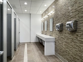 123 W 18th St, New York, NY for lease Interior Photo- Image 2 of 8