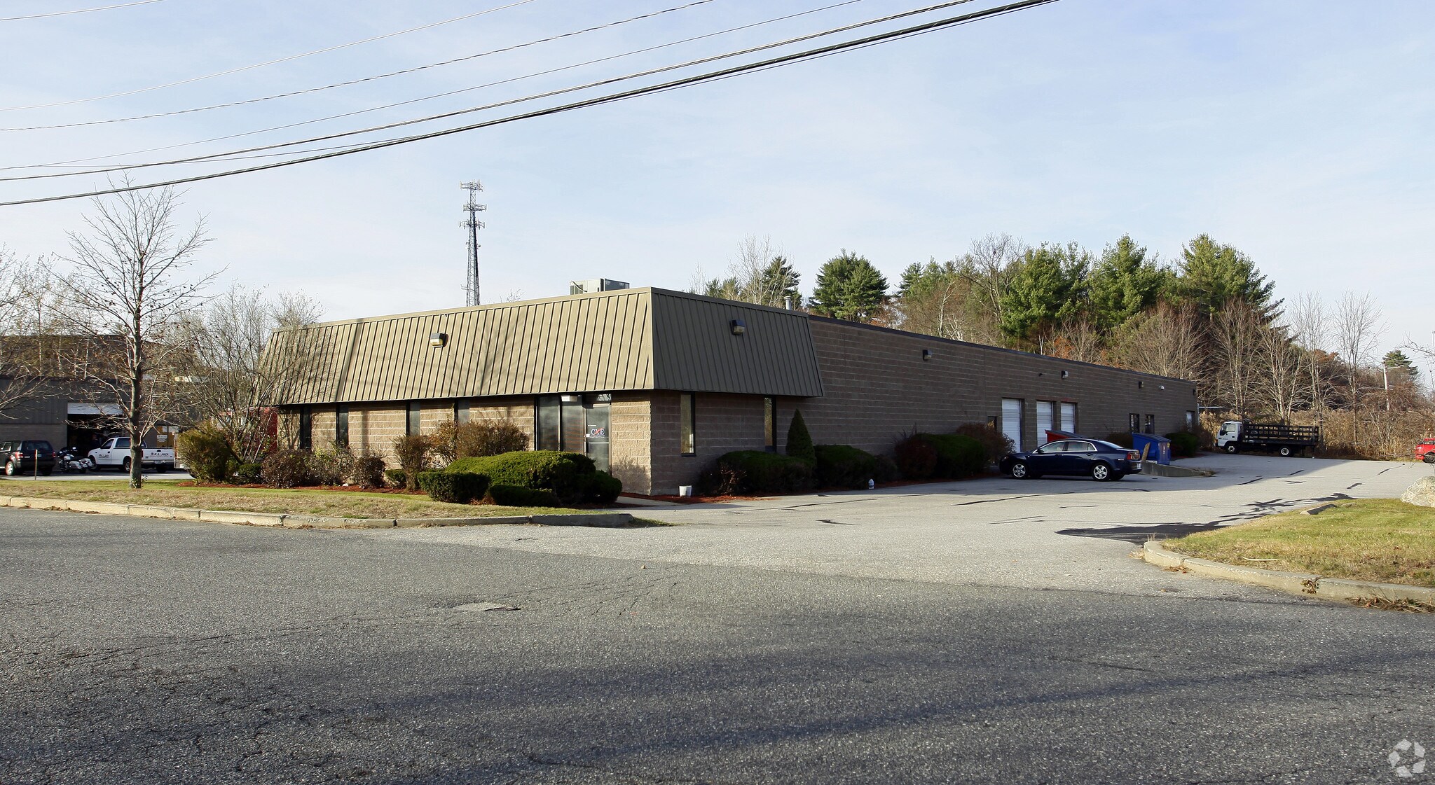 100 Zachary Rd, Manchester, NH for sale Primary Photo- Image 1 of 1