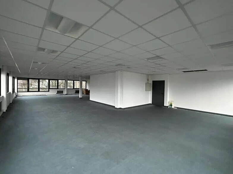 Office in Strasbourg for lease - Interior Photo - Image 2 of 7