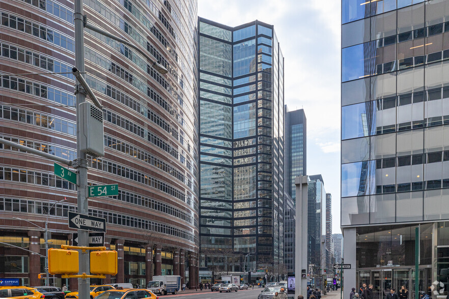 875 Third Ave, New York, NY for lease - Primary Photo - Image 1 of 18