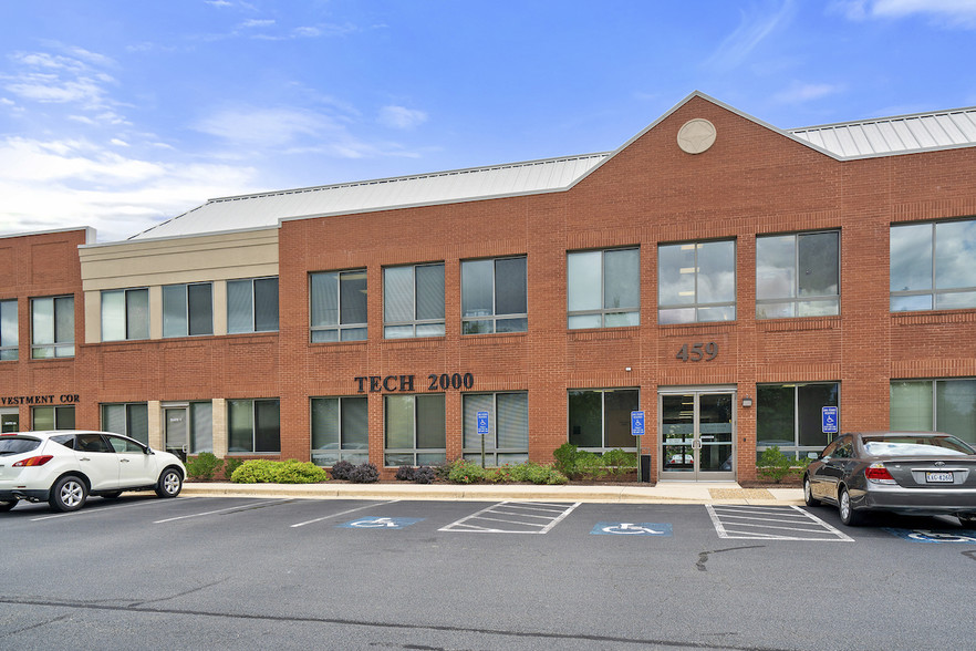 459 Herndon Pky, Herndon, VA for lease - Primary Photo - Image 1 of 41