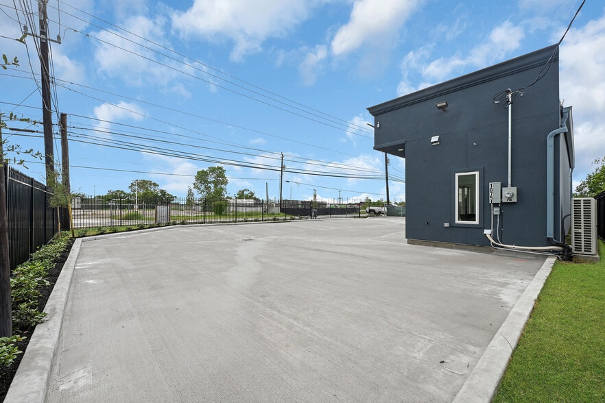 10751 Almeda Genoa Rd, Houston, TX for sale - Building Photo - Image 3 of 27
