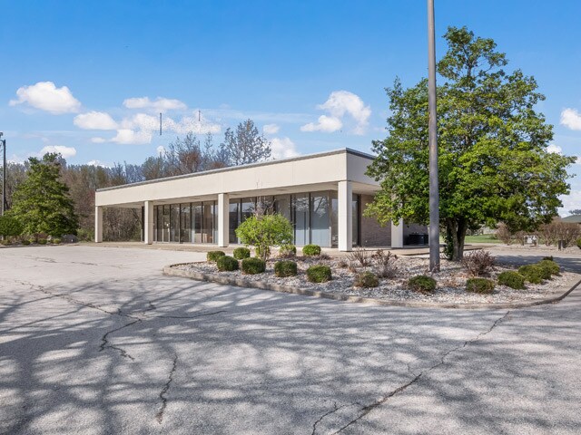 1802 Allison Ln, Jeffersonville, IN for sale Building Photo- Image 1 of 1