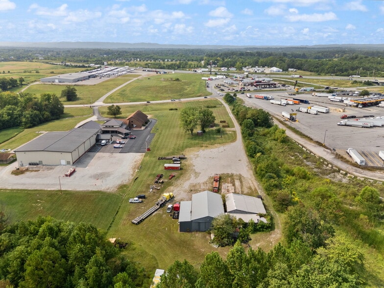 13517 Blue Lick Rd, Memphis, IN for sale - Building Photo - Image 2 of 35