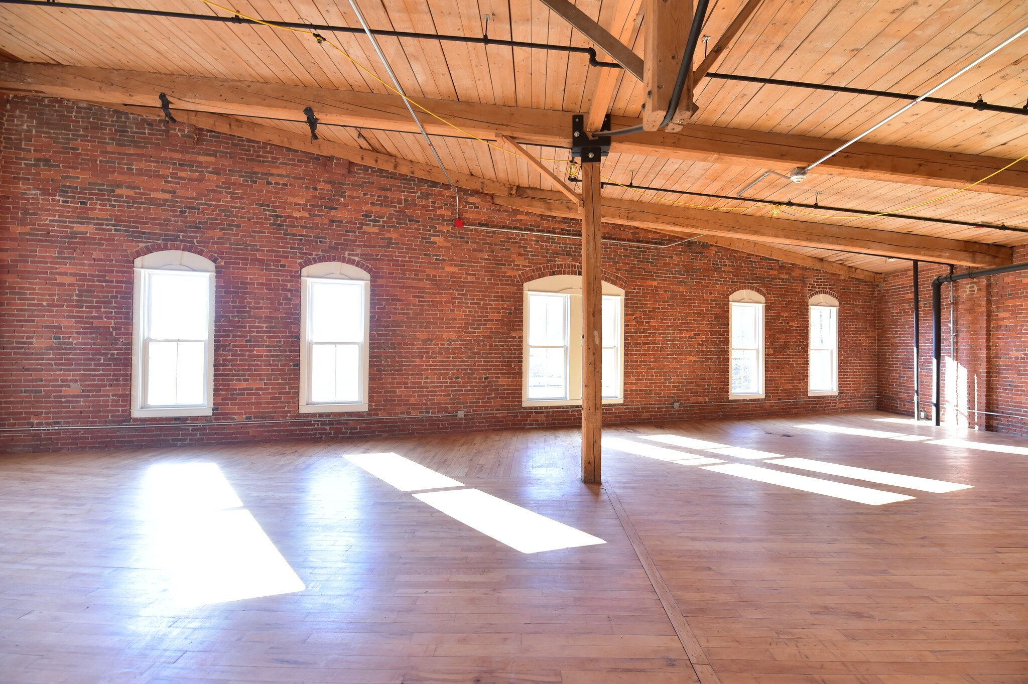 77 Elm St, Amesbury, MA for sale Interior Photo- Image 1 of 1