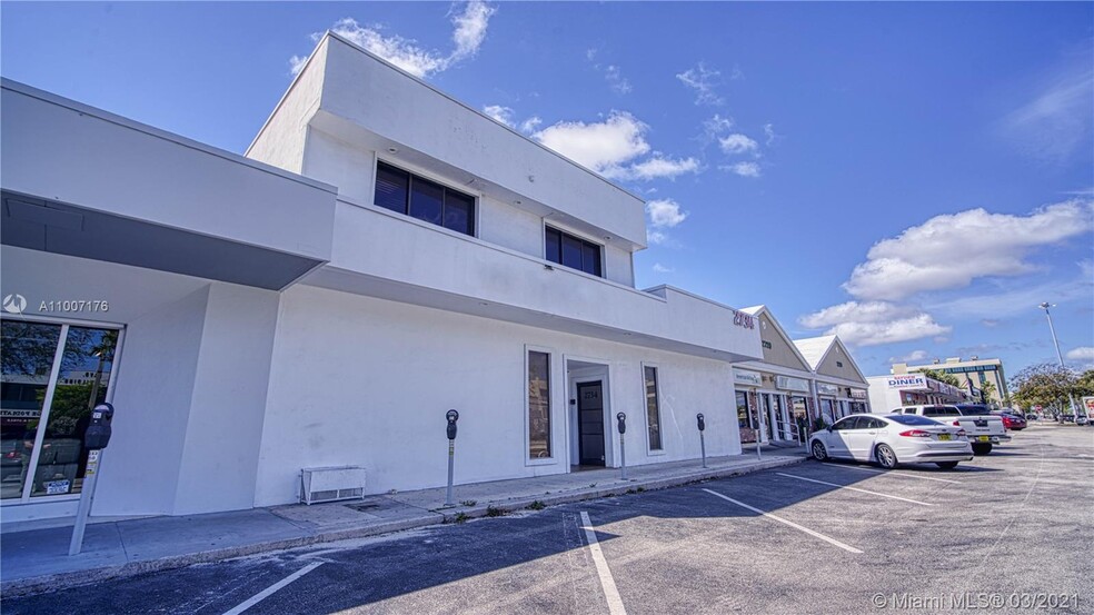 2734 E Oakland Park Blvd, Fort Lauderdale, FL for sale - Building Photo - Image 1 of 1