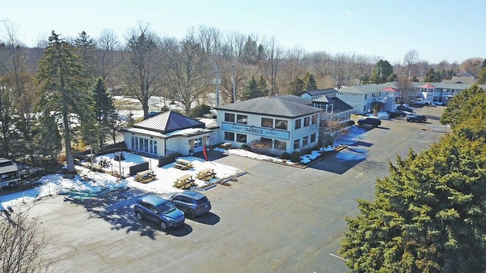 310 Blue Star Memorial Hwy, Douglas, MI for sale - Building Photo - Image 1 of 11