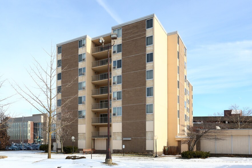 313 N Capitol Ave, Lansing, MI, 48933 Retail Space For Lease