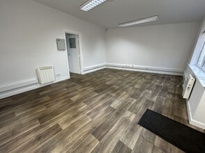 5 Beaumont Rd, Plymouth for lease Interior Photo- Image 2 of 5