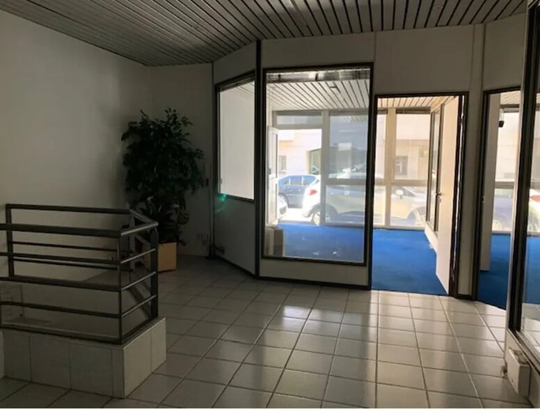 Office in Boulogne-Billancourt for sale - Building Photo - Image 3 of 7