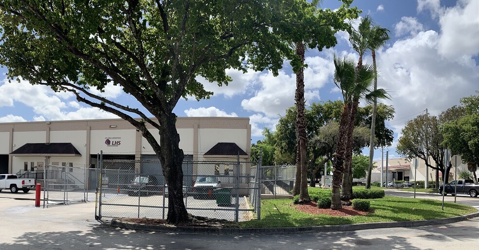 2001-2063 NW 79th Ave, Doral, FL for lease - Building Photo - Image 2 of 4
