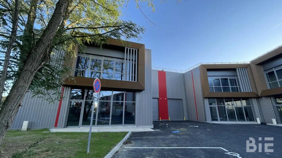 Flex in Tresses for lease - Building Photo - Image 1 of 8