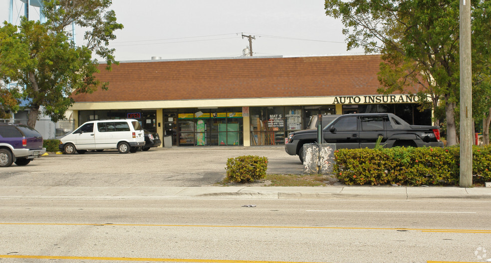 71-77 SE 10th St, Deerfield Beach, FL for lease - Building Photo - Image 2 of 3