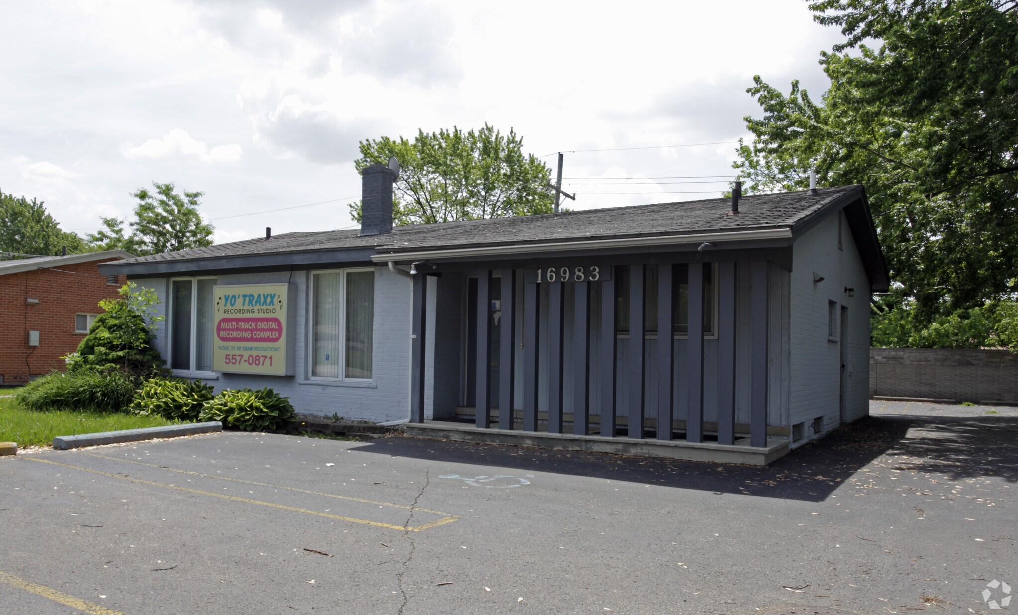 16983 W Ten Mile Rd, Southfield, MI for sale Primary Photo- Image 1 of 1