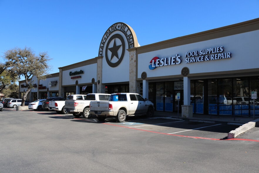 215 W Bandera Rd, Boerne, TX for lease - Building Photo - Image 1 of 6