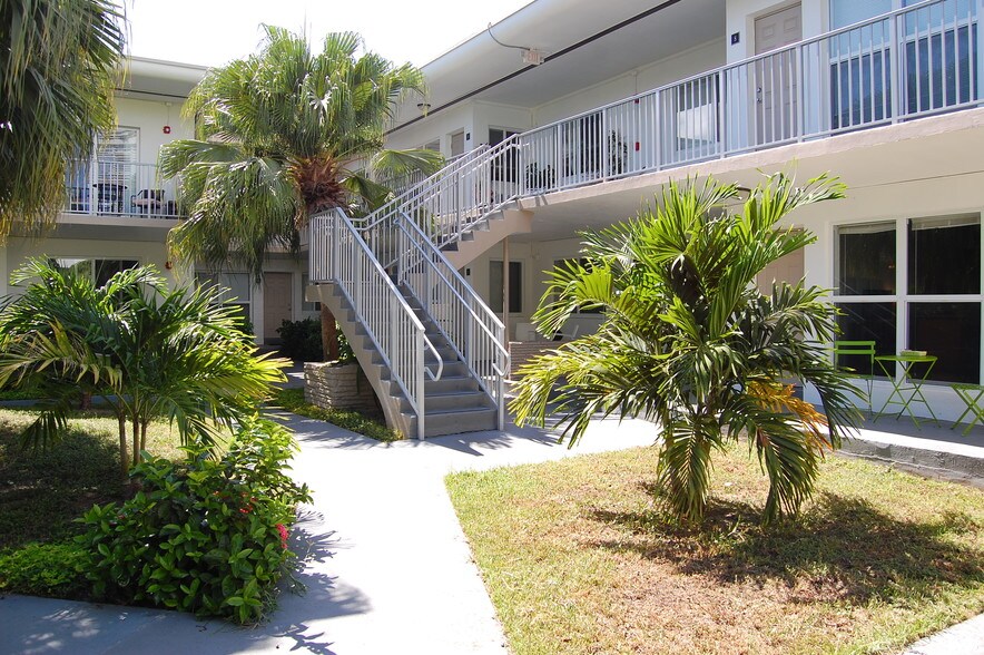 9800-9850 E Bay Harbor Ter, Miami Beach, FL for sale - Building Photo - Image 1 of 1