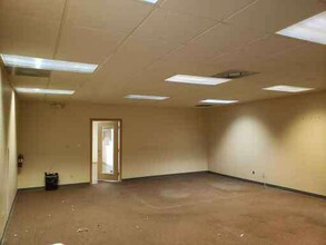 1402 Columbus St, Ottawa, IL for lease Interior Photo- Image 1 of 1