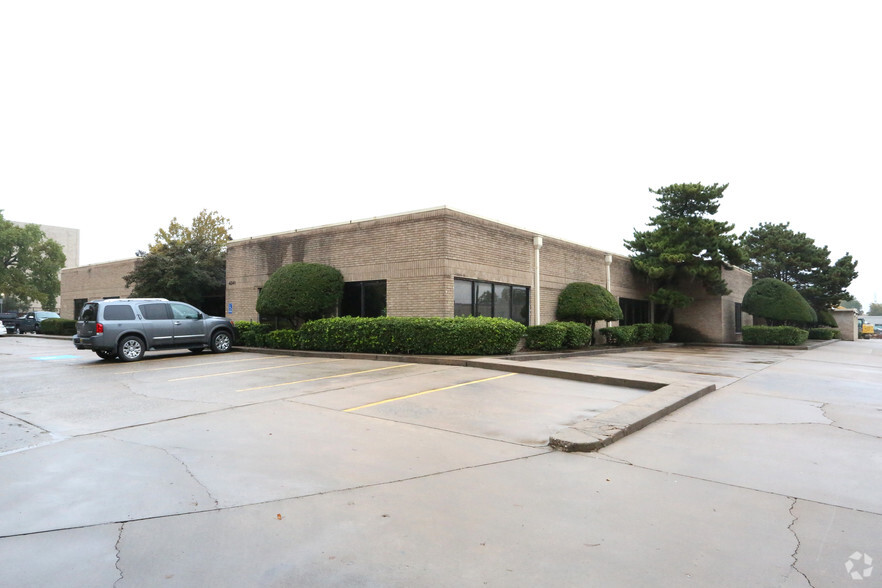 1300-1312 Sovereign Row, Oklahoma City, OK for lease - Primary Photo - Image 1 of 14