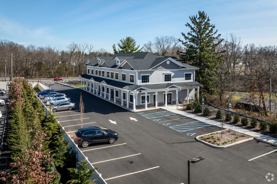 668 US Highway 206, Hillsborough, NJ for lease - Building Photo - Image 3 of 8