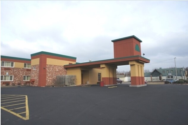 3120 8th St S, Wisconsin Rapids, WI for sale - Building Photo - Image 1 of 1