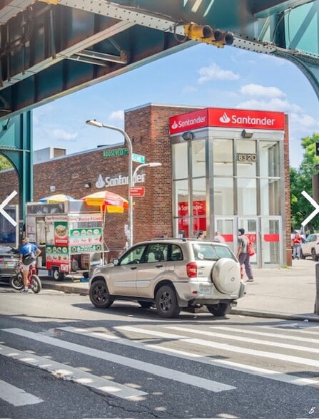 8320 Roosevelt Ave, Jackson Heights, NY for lease - Building Photo - Image 1 of 5