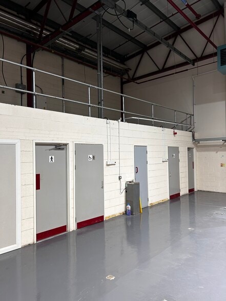 2 Fountain Ln, Cardiff for lease - Interior Photo - Image 1 of 6