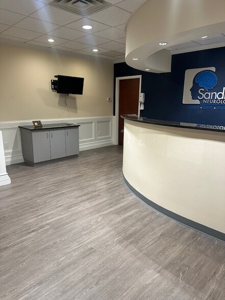 251 Keisler Dr, Cary, NC for sale - Interior Photo - Image 2 of 15