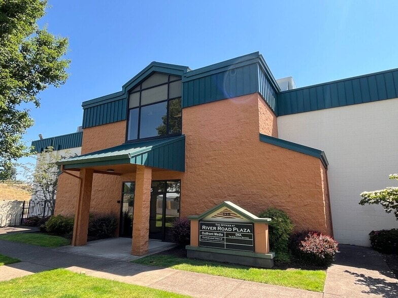 River Road Plaza portfolio of 3 properties for sale on LoopNet.com - Building Photo - Image 3 of 8