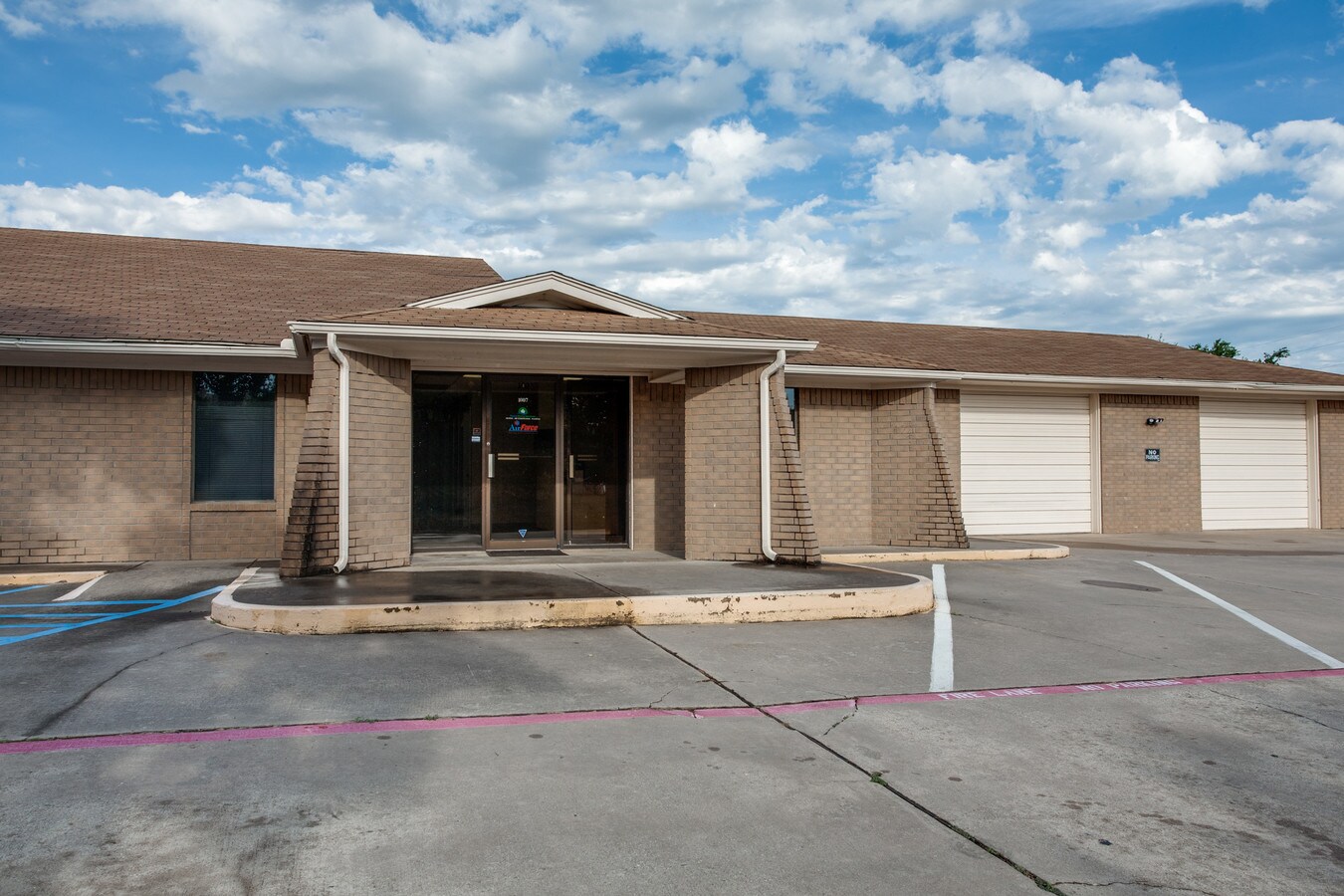 1007 Shady Oaks Dr, Denton, TX 76205