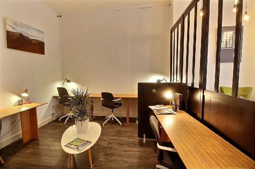 Office in Paris for lease - Interior Photo - Image 3 of 6