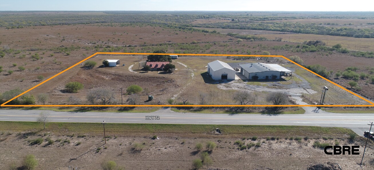 345 Highway 72, Three Rivers, TX 78071