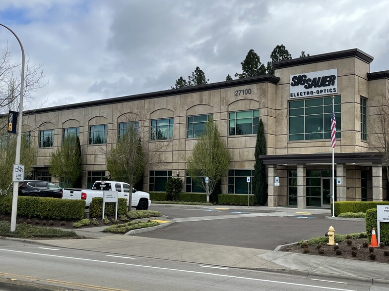 27100 SW Parkway Ave, Wilsonville, OR for lease - Building Photo - Image 3 of 4