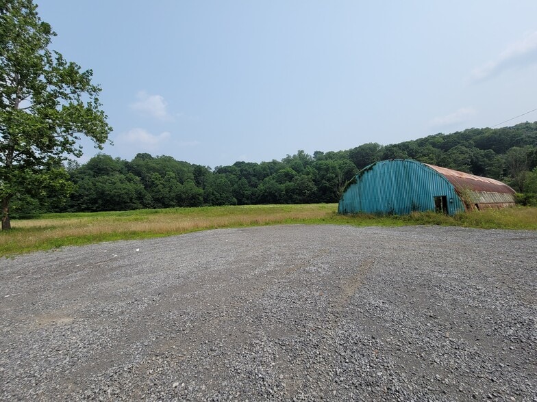 1890 Big Sewickley Creek Rd, Sewickley, PA 15143