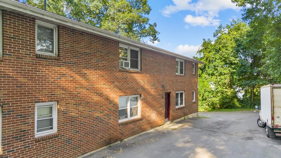 451 Divinity St, Bristol, CT for sale - Building Photo - Image 2 of 15