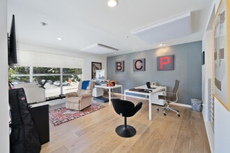 1617 Broadway, Santa Monica, CA for lease Interior Photo- Image 1 of 5