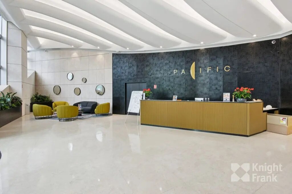 11-13 Cours Valmy, Puteaux for lease Building Photo- Image 1 of 8