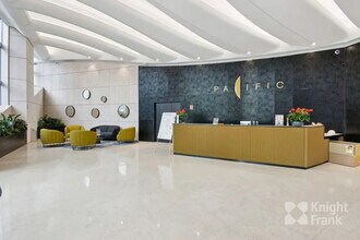 11-13 Cours Valmy, Puteaux for lease Building Photo- Image 1 of 8