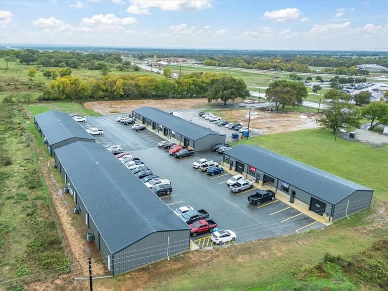 200-225 West Side Dr, Decatur, TX for lease - Building Photo - Image 1 of 9