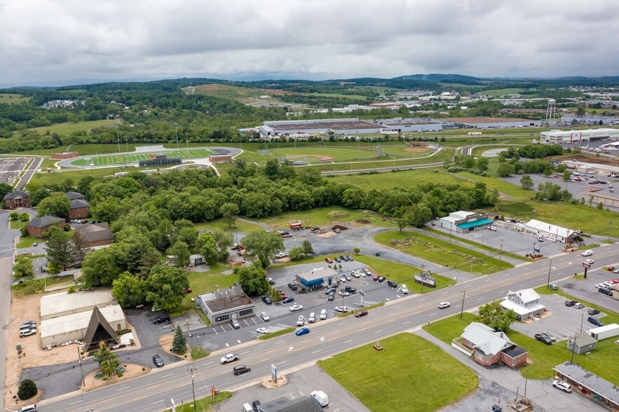 Harrisonburg Auto Outlet Assemblage portfolio of 2 properties for sale on LoopNet.com - Building Photo - Image 2 of 11