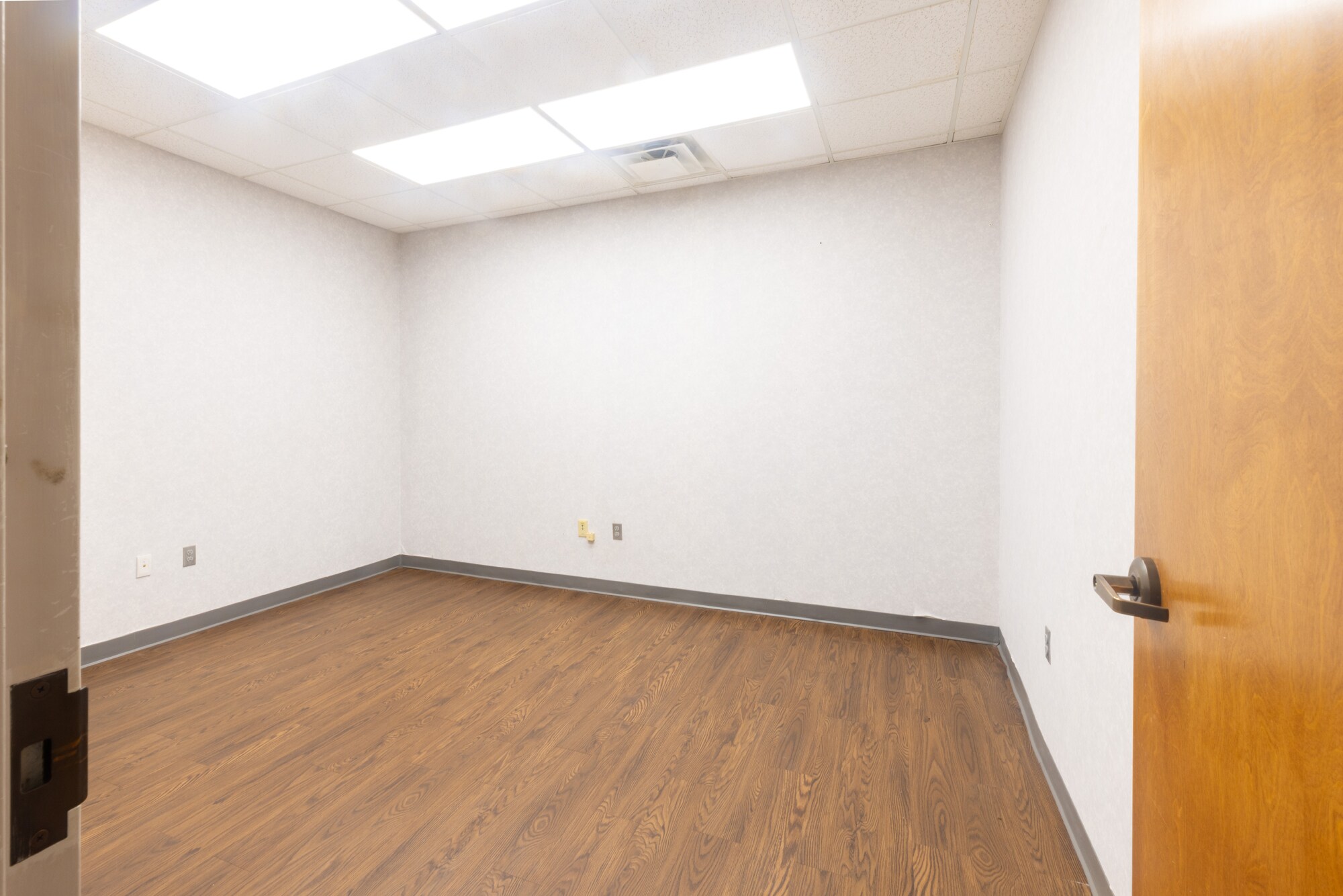 Suite H Interior Photo 3