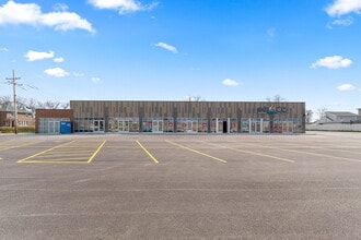 7103 W 111th St, Worth, IL for lease Interior Photo- Image 1 of 4