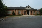 4568 Lawrenceville Hwy NW, Lilburn GA - Live-Work Space