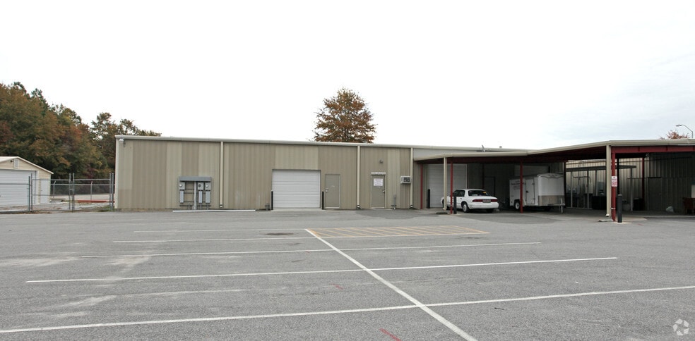 1231-1237 Landscape Ln, Sumter, SC for lease - Primary Photo - Image 1 of 2