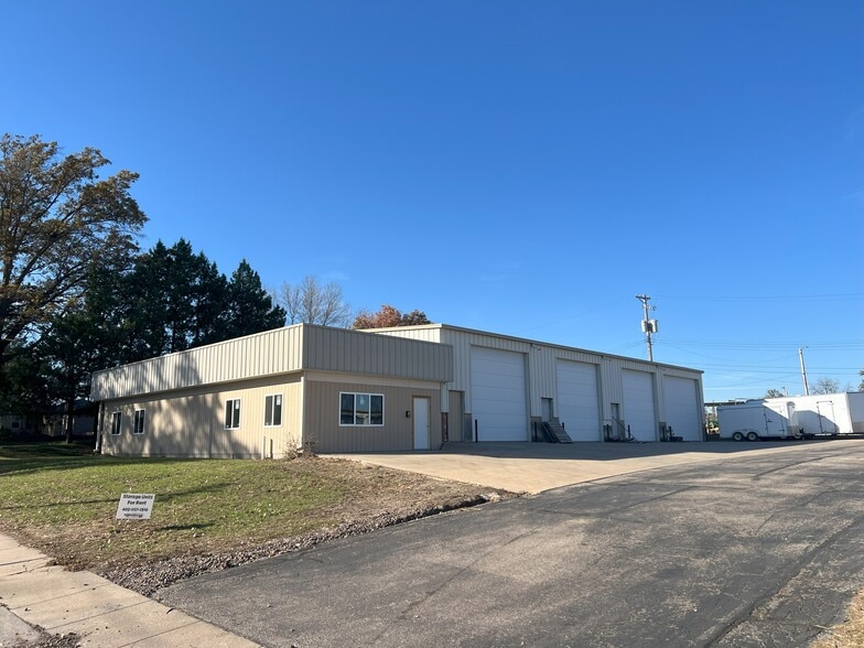2120 Market St, Beatrice, NE for lease - Building Photo - Image 1 of 7