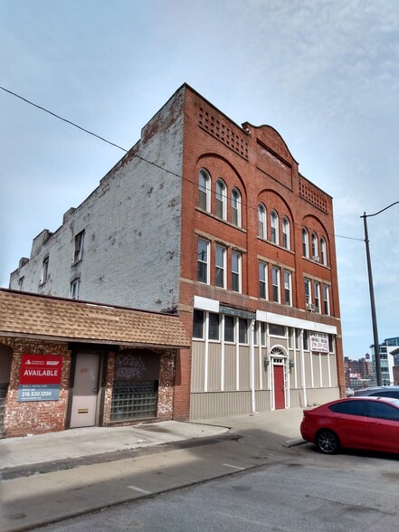 2206 Superior Via, Cleveland, OH for sale - Building Photo - Image 3 of 5