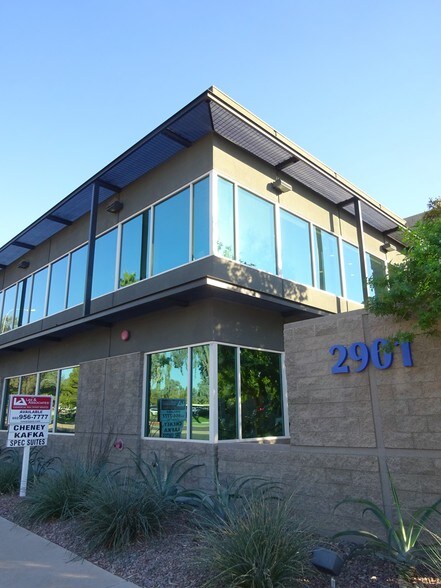 2901 E Camelback Rd, Phoenix, AZ for lease - Building Photo - Image 2 of 5