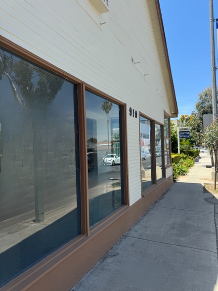 910 W 6th St, Corona, CA for lease - Building Photo - Image 1 of 17