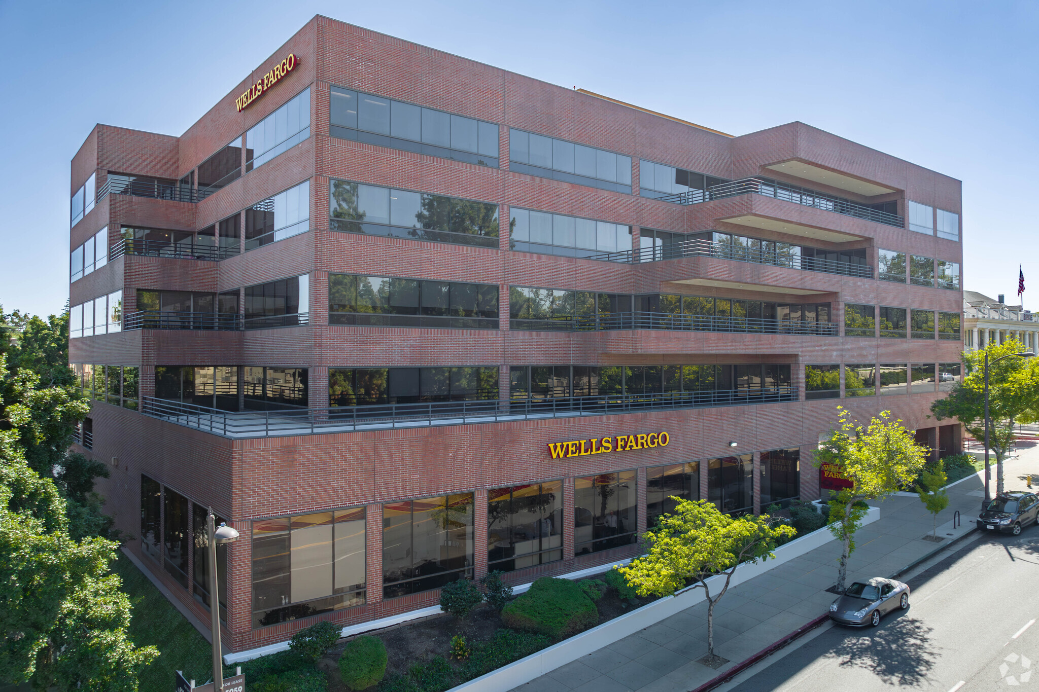 350 W Colorado Blvd, Pasadena, CA for lease Building Photo- Image 1 of 20