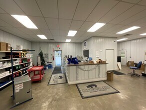 315 S Sycamore St, Flora, IN for lease Interior Photo- Image 2 of 6