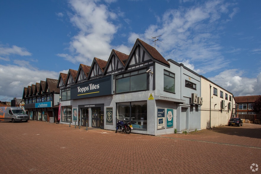 Hook Rise N, Surbiton for sale - Building Photo - Image 1 of 1